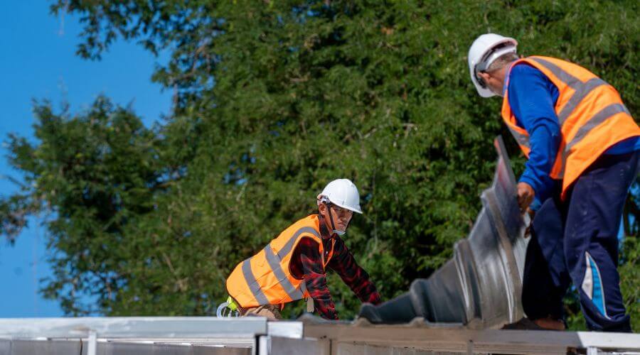 Professional gutter cleaning in Killbuck, OH
